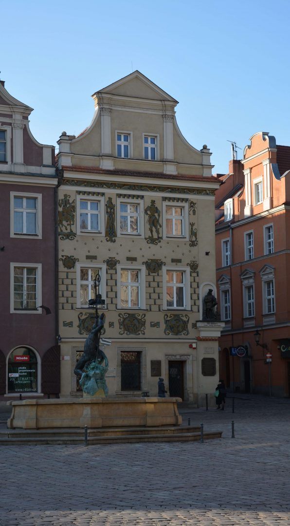 kamienica przy Starym Rynku, w której znajduje się Muzeum