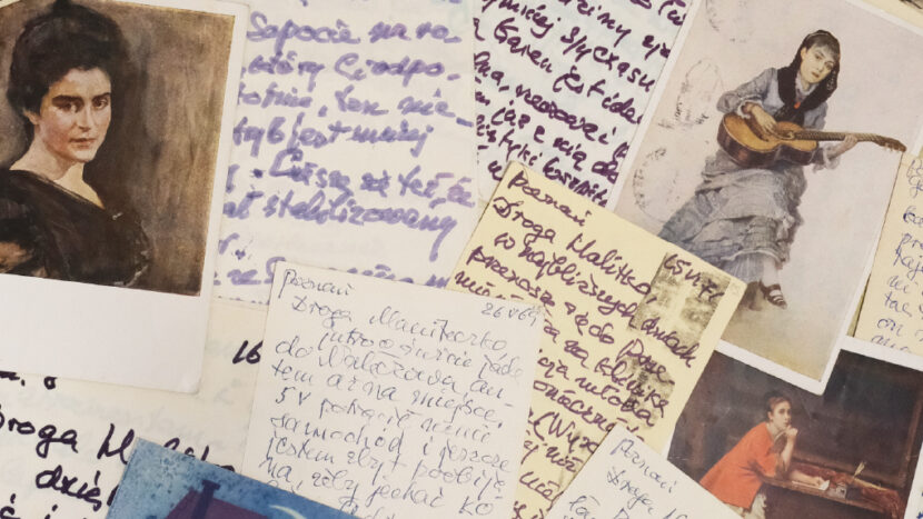 Obrazek do wydarzenia, listy Kazimiery Iłłakowiczówny, liczne kartki z odręcznym pismem nachodzące na siebie, fotografie, obrazek z domem na tle nocnego nieba.