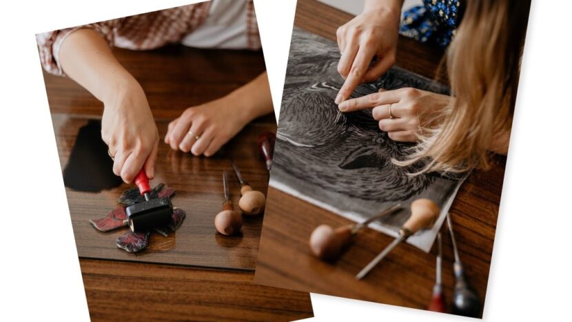 Obrazek do wydarzenia. Fotografie osób pracujących prawdopodobnie nad linorytem. Zbliżenie na dłonie, jedna rozwałkowuje kwiatowy motyw, druga pracuje nad detalami wizerunku zwierzęcia.