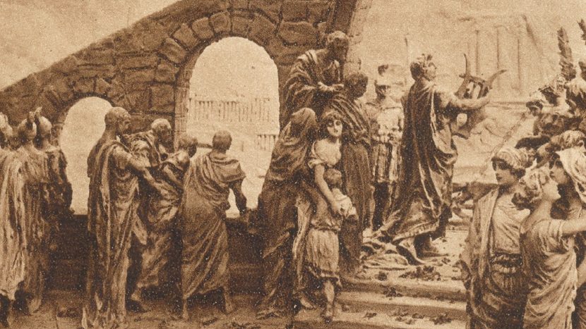 Obrazek do wydarzenia. Fragment pocztówki w tonacji sepii przedstawiającej rzeźby - postaci w antycznych strojach na tle murów.