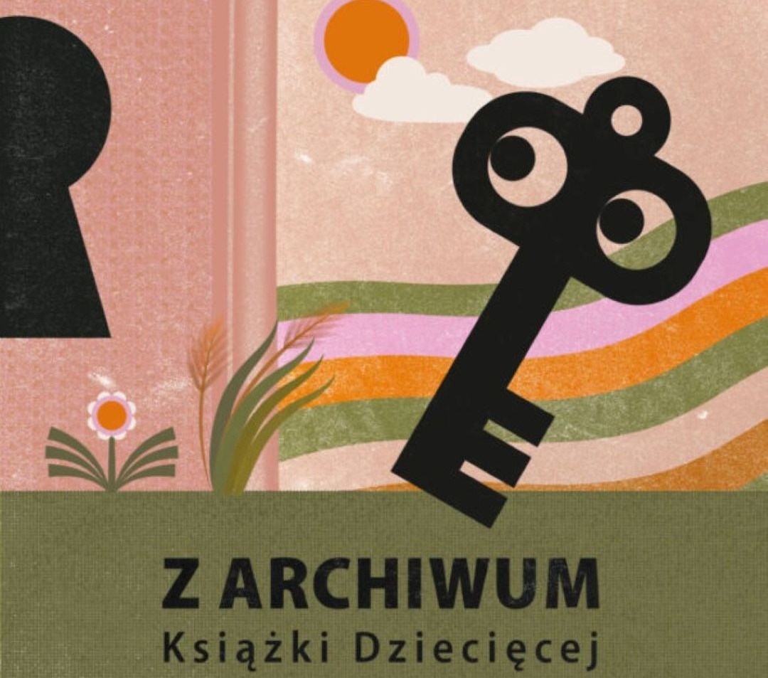 Obrazek do wydarzenia przedstawia ilustrację nawiązującą do zamkniętych drzwi i tego, co za nimi:, na pierwszym planie duży czarny klucz do drzwi, mający też ludzkie cechy (oczy), z lewej strony fragment dużej czarnej dziurki od klucza, w tle łany zboża, krajobraz, pomarańczowe słońce.